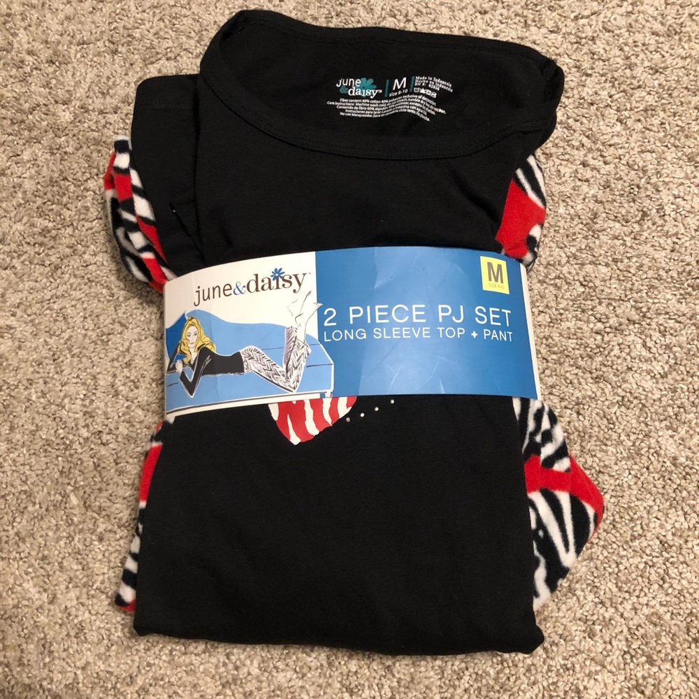 NWT red white black zebra heart pj set size M
